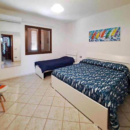 Appartamento Trilocale Vicino Al Centro Di San Teodoro San Teodoro  Luaran gambar